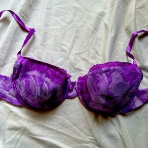 Underwire bra with purple roses and lace 36C